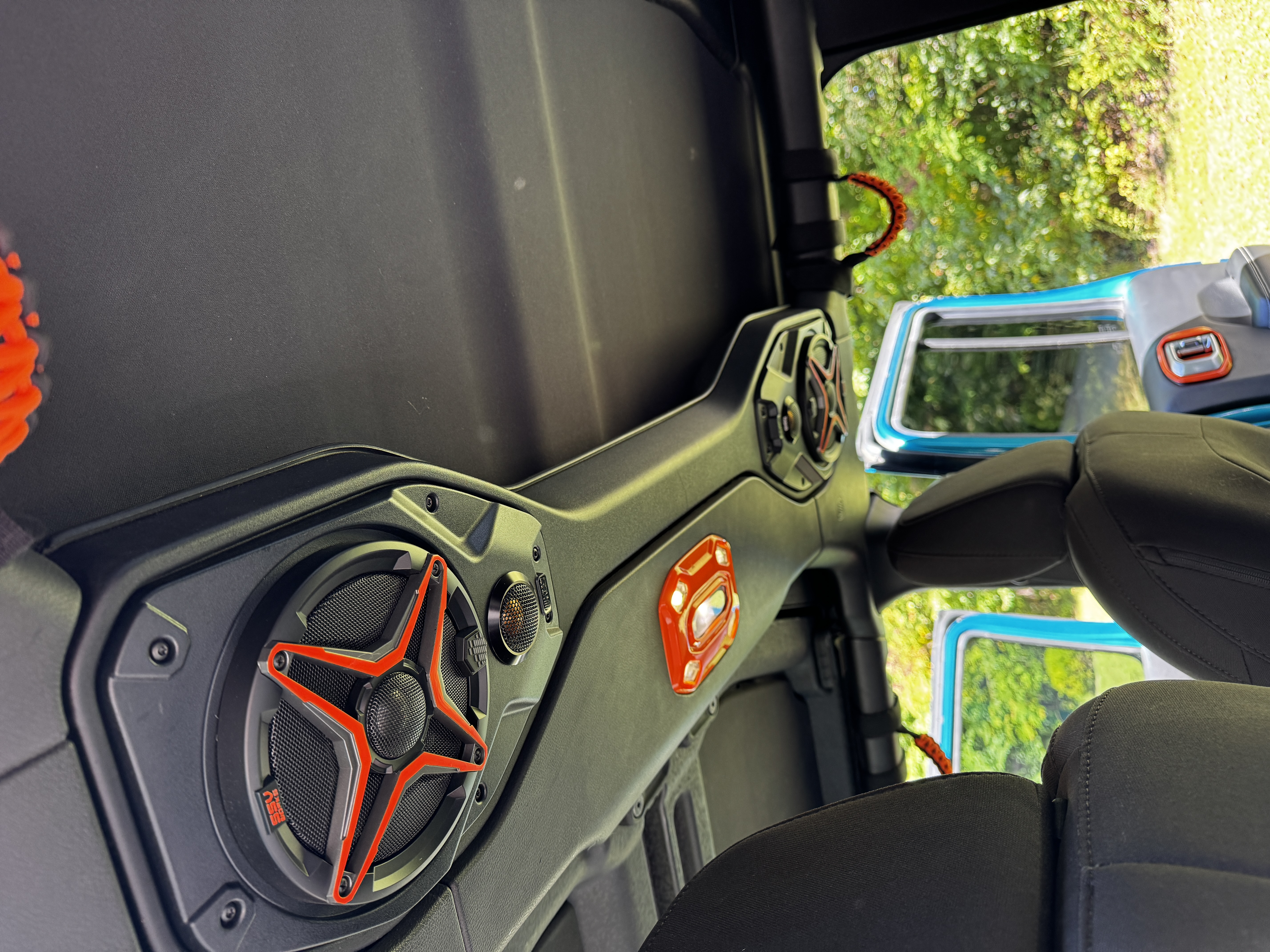 Used 2019 Jeep Wrangler Unlimited Sahara w/ Dual Top Group AWD/4WD image 11