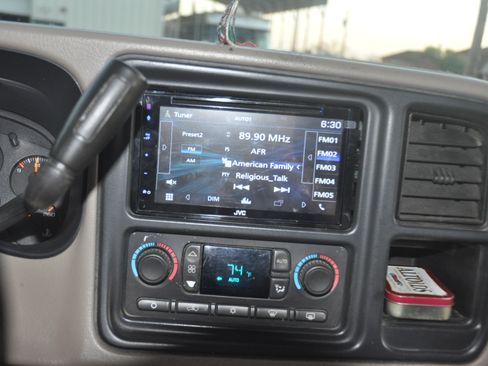 Used 2003 Chevrolet Avalanche 4x4 w/ Suspension Package, Off-Road image 33
