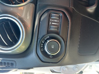 Used 2018 Jeep Wrangler Unlimited Sahara AWD/4WD image 26