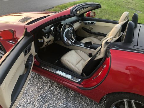 Used 2012 Mercedes-Benz SLK 350 image 8