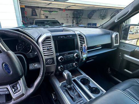 Used 2015 Ford F150 Platinum w/ Equipment Group 701A Luxury AWD/4WD image 13
