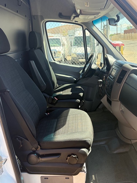Used 2015 Mercedes-Benz Sprinter 2500 image 14