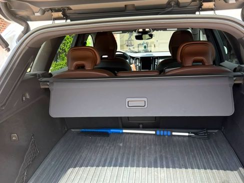 Used 2023 Volvo XC60 B6 Ultimate w/ Protection Package Premier AWD/4WD image 2