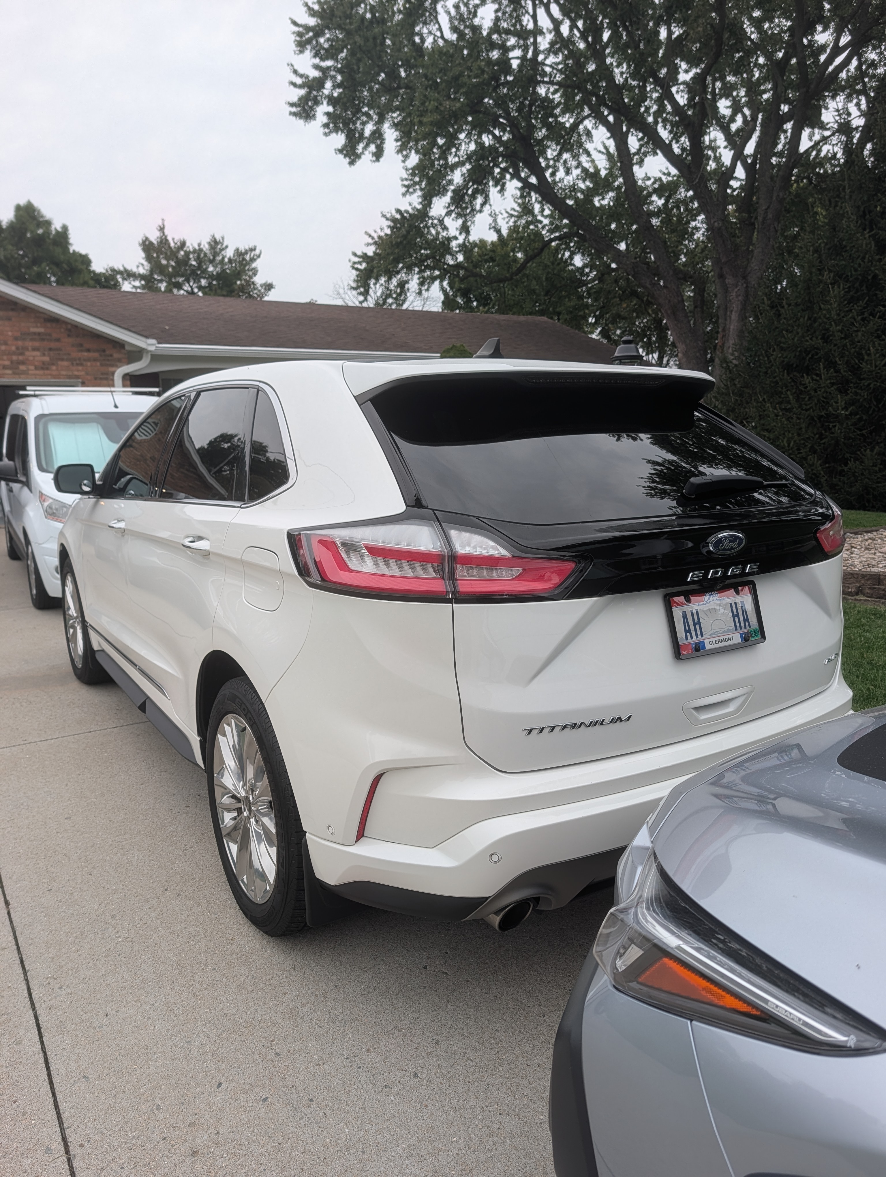 Used 2021 Ford Edge Titanium w/ Equipment Group 301A AWD/4WD image 2