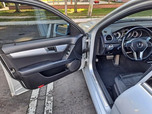 Used 2012 Mercedes-Benz C 250 Sedan image 11