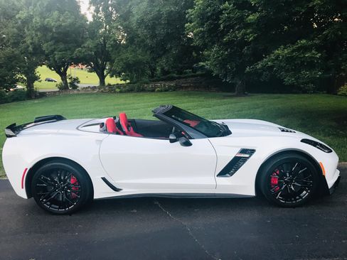 Used 2016 Chevrolet Corvette Z06 w/ 3LZ Preferred Equipment Group image 4