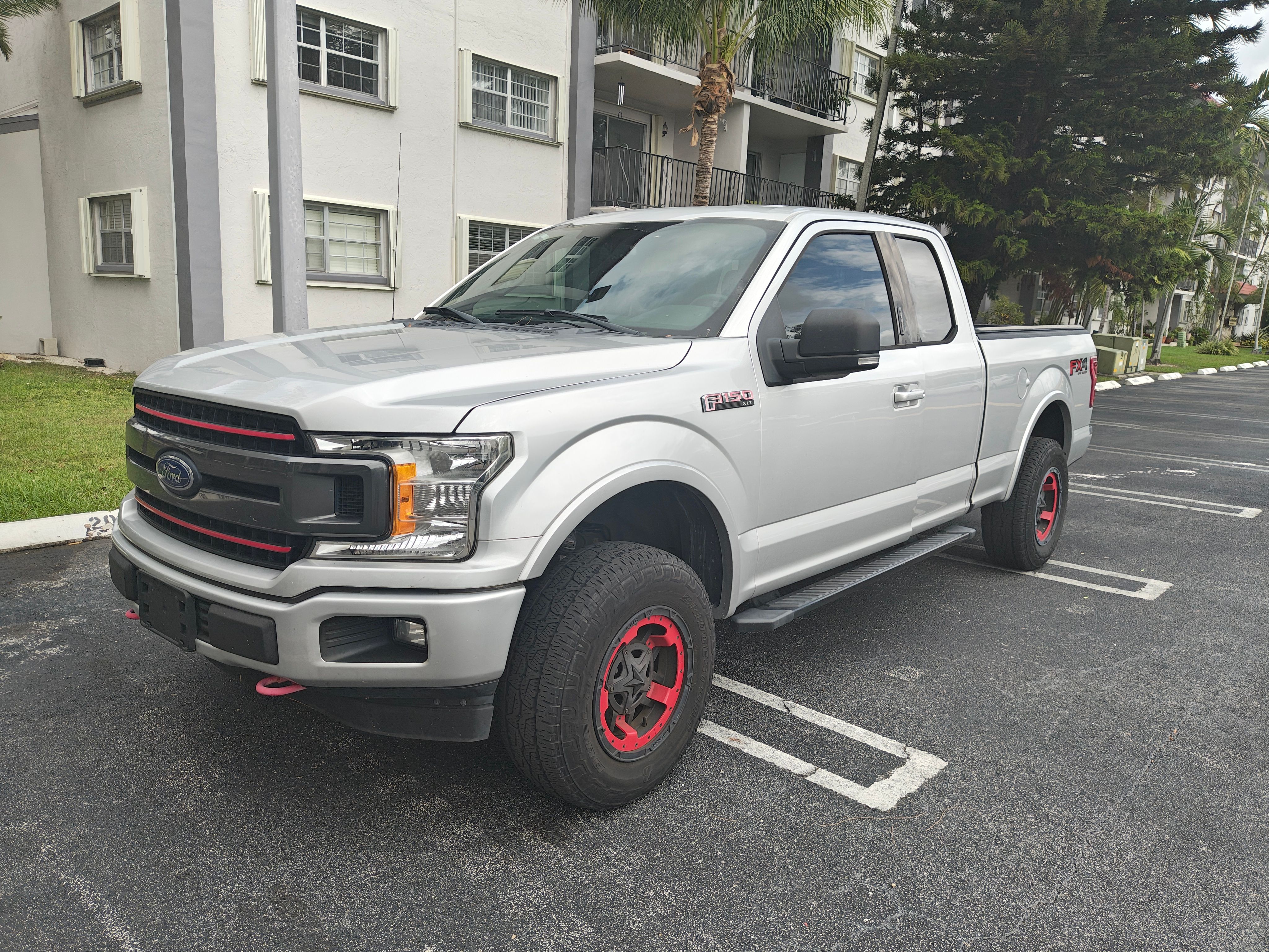 Used 2018 Ford F150 XLT w/ Equipment Group 302A Luxury AWD/4WD image 1
