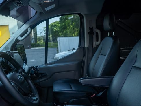 Used 2022 Ford Transit 150 Low Roof RWD image 6