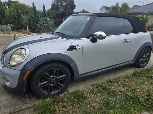 Used 2011 MINI Cooper Convertible image 5