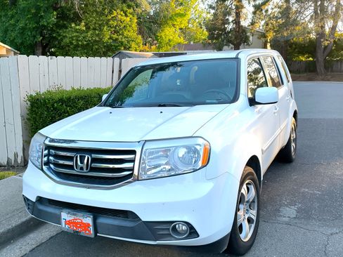 Used 2015 Honda Pilot EX image 2