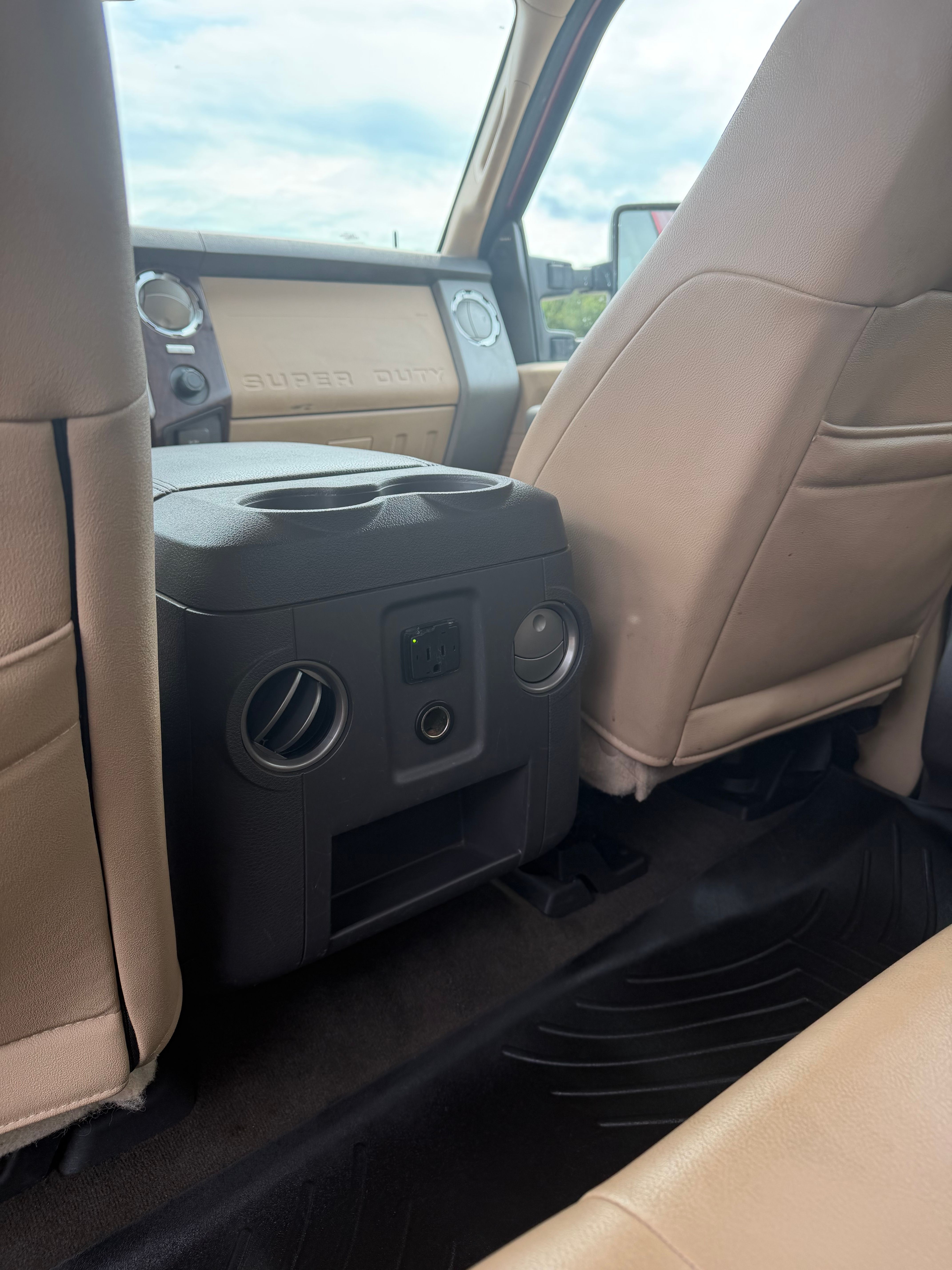 Used 2014 Ford F250 Lariat w/ Lariat Interior Package AWD/4WD image 13
