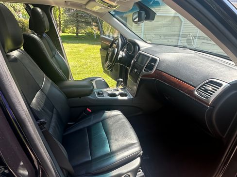 Used 2011 Jeep Grand Cherokee Limited AWD/4WD image 11