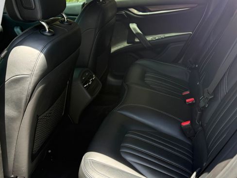Used 2015 Maserati Ghibli RWD image 6