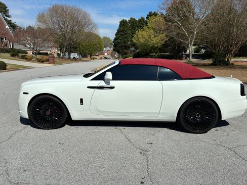 Used 2016 Rolls-Royce Dawn image 1