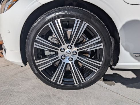 Used 2023 Volvo S90 T8 Ultimate image 18