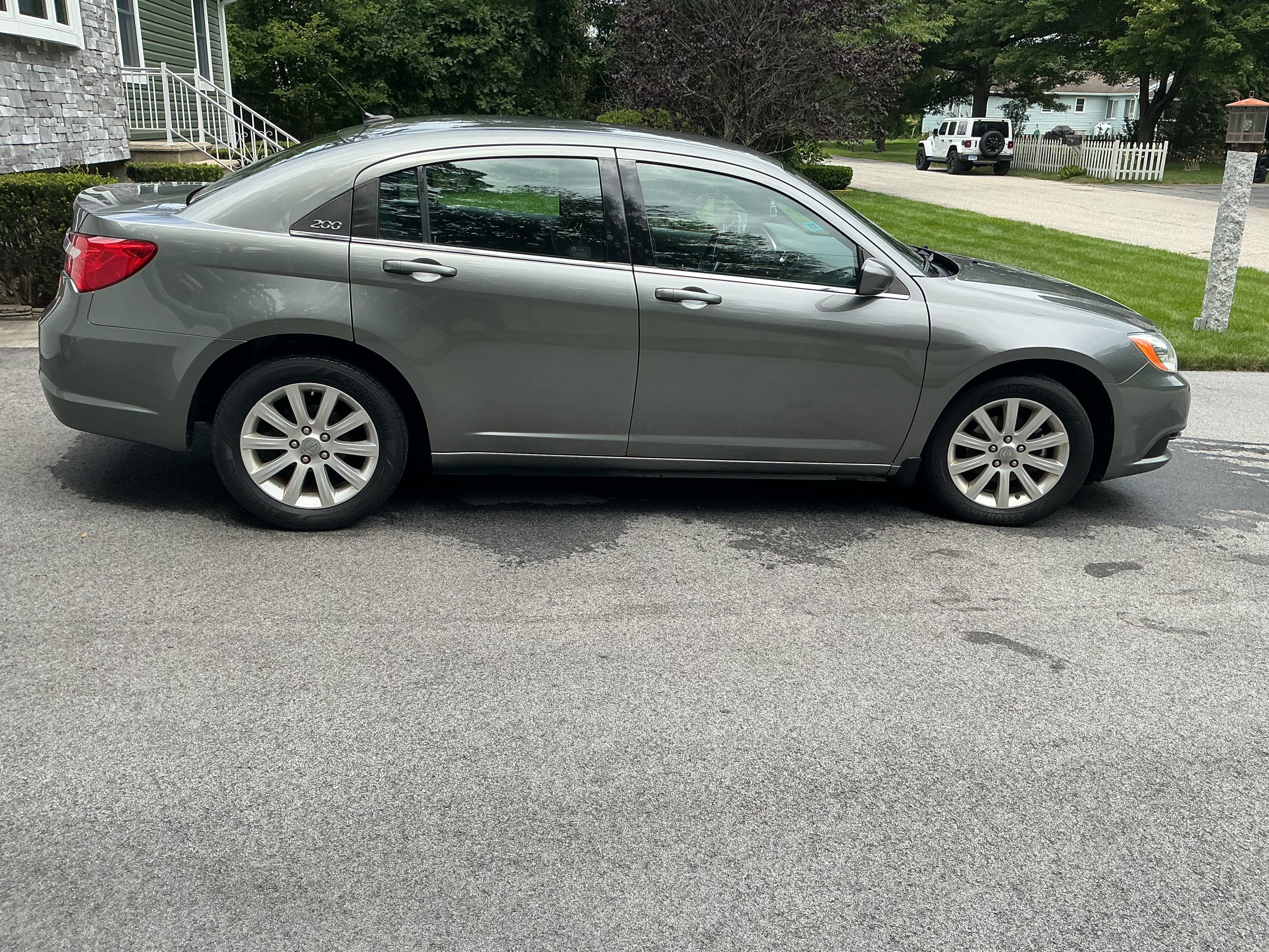 Used 2013 Chrysler 200 Touring FWD image 26