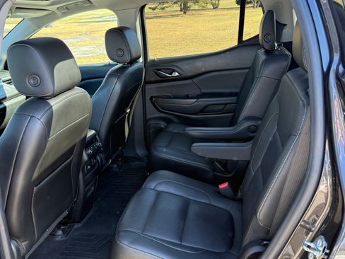 Used 2017 GMC Acadia SLT image 4