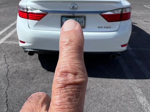 Used 2015 Lexus ES 350 w/ Premium Package image 4