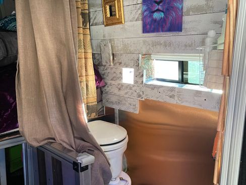 Used 2018 Ford Transit 250 148 High Roof Extended image 16