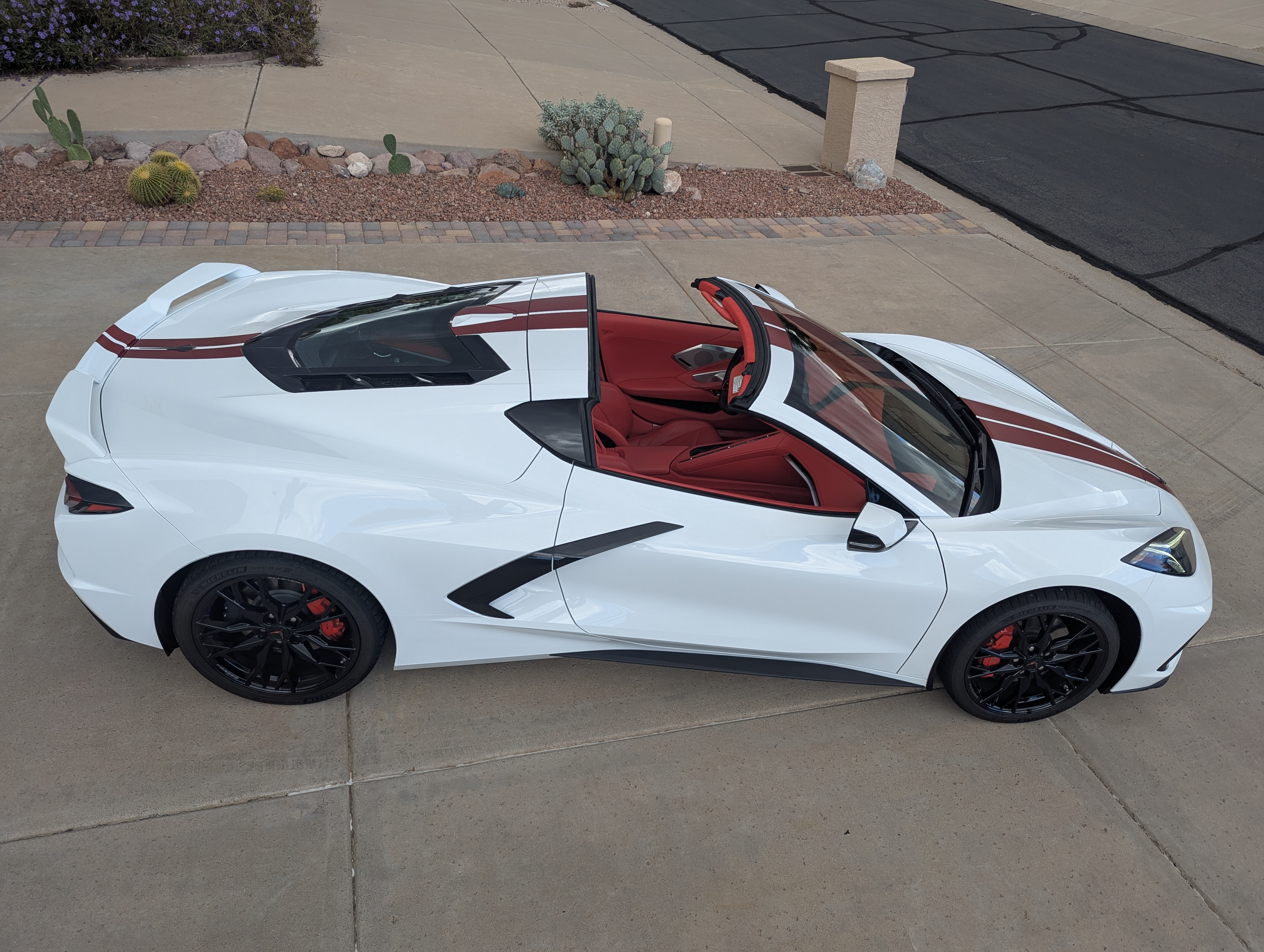 Used 2023 Chevrolet Corvette Stingray Premium Cpe w/ Z51 Performance Package RWD image 4