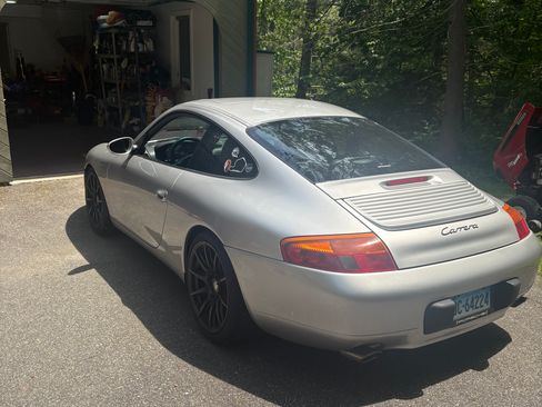 Used 1999 Porsche 911 Carrera RWD image 2