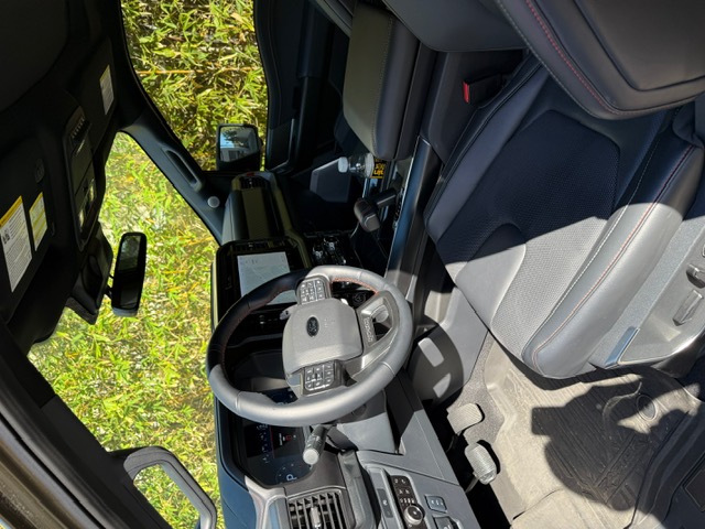 Used 2025 Ford F150 Raptor AWD/4WD image 9