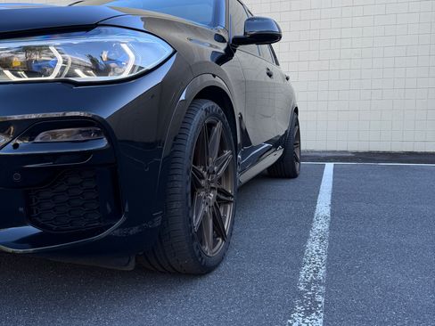 Used 2021 BMW X5 M50i w/ Executive Package image 24