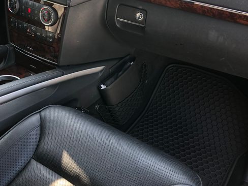 Used 2011 Mercedes-Benz GL 550 4MATIC image 22