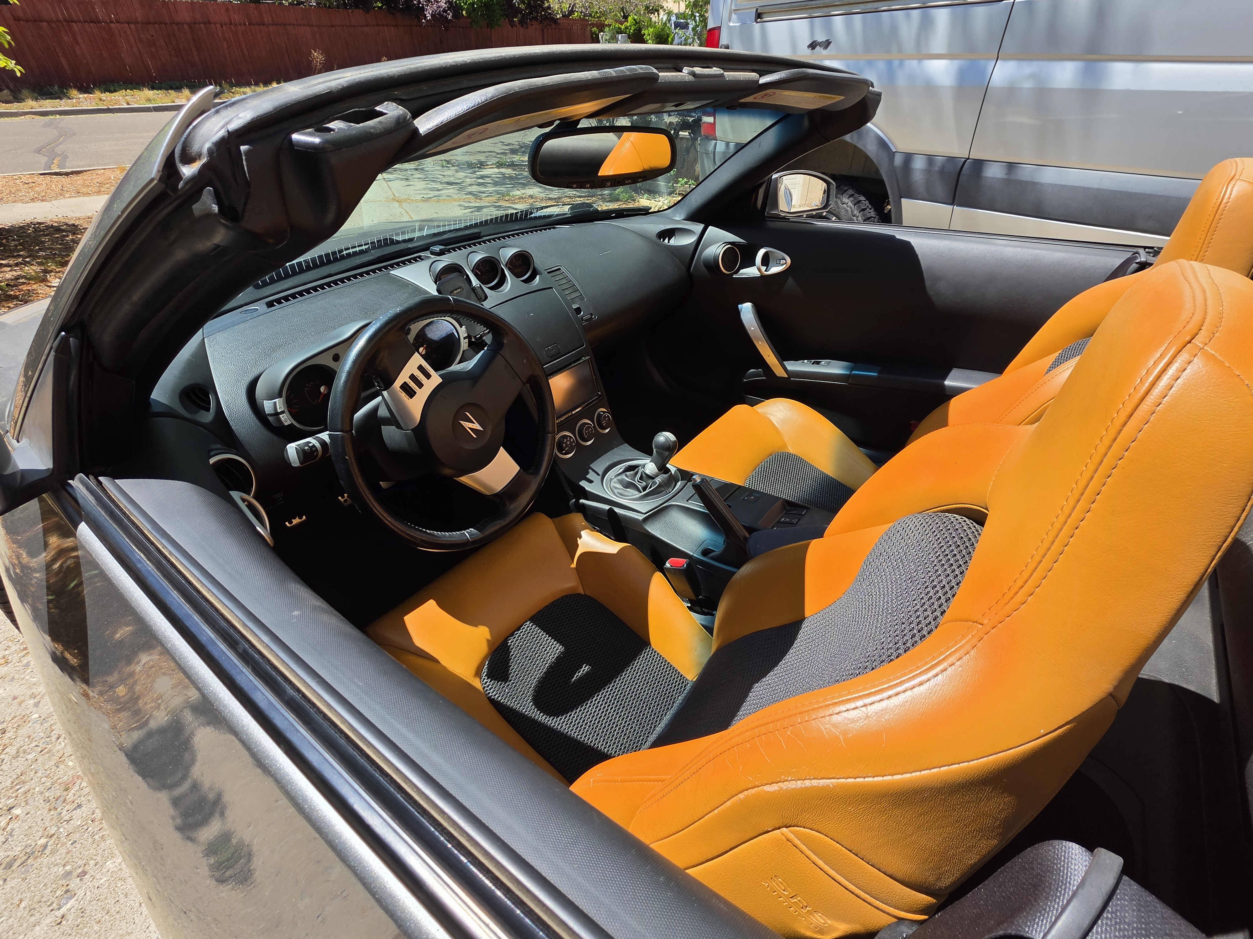 Used 2004 Nissan 350Z Touring RWD image 2