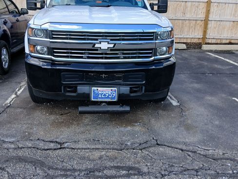 Used 2015 Chevrolet Silverado 3500 W/T w/ Snow Plow Prep Package image 1