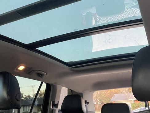 Used 2019 Volkswagen Atlas SEL R-Line image 12