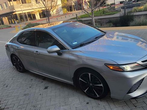 Used 2019 Toyota Camry XSE image 4
