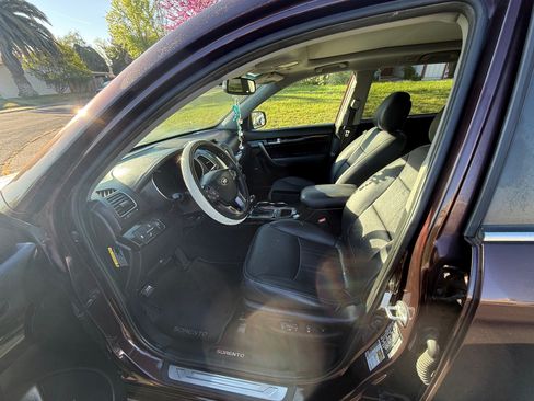 Used 2014 Kia Sorento SX w/ 3rd Row Package AWD/4WD image 11