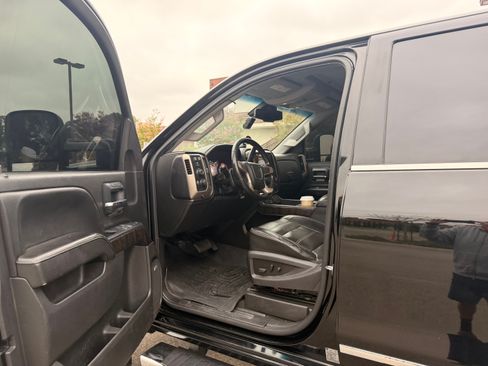 Used 2015 GMC Sierra 2500 Denali w/ Duramax Plus Package AWD/4WD image 6