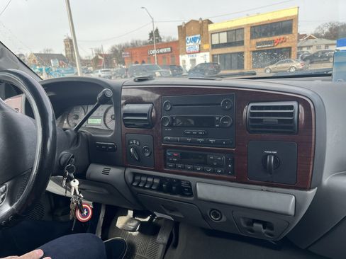 Used 2006 Ford F350 Lariat image 13