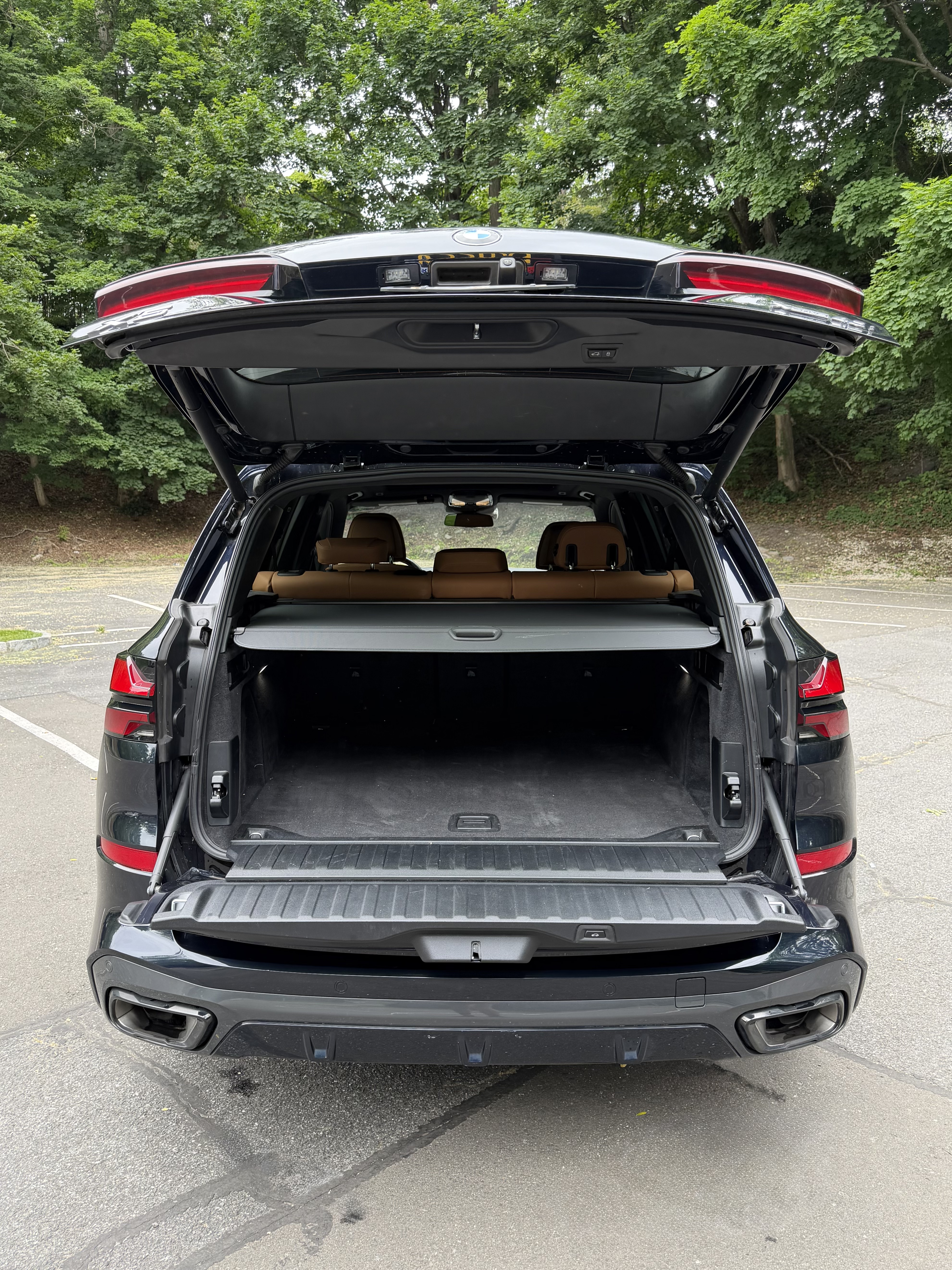 Used 2024 BMW X5 xDrive40i w/ M Sport Package AWD/4WD image 13