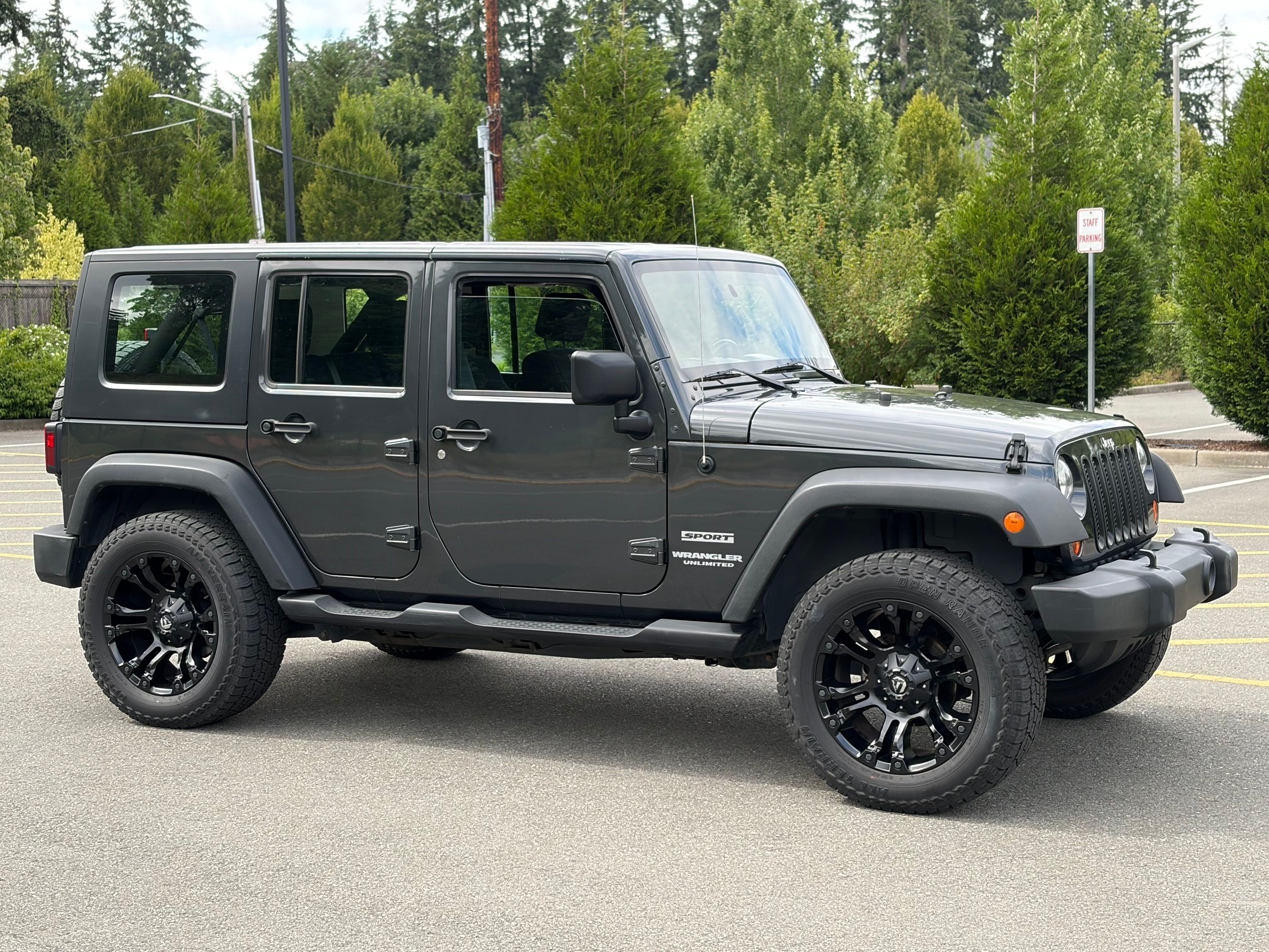 Used 2010 Jeep Wrangler Unlimited Sport AWD/4WD image 6
