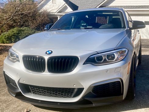 Used 2017 BMW M240i Coupe image 8