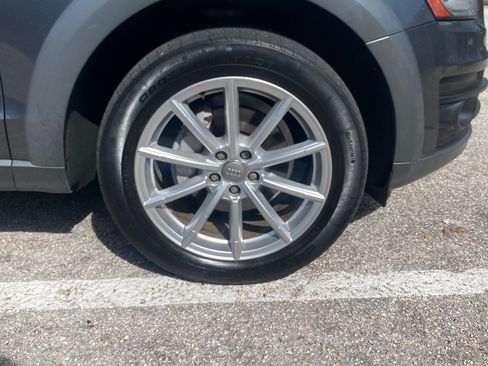 Used 2017 Audi Q5 2.0T Premium Plus w/ Technology Package image 2