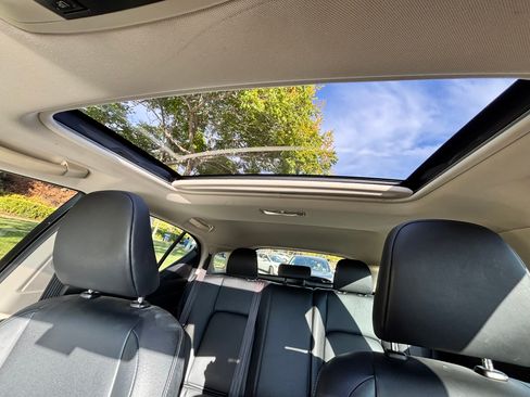 Used 2014 Lexus CT 200h FWD image 16