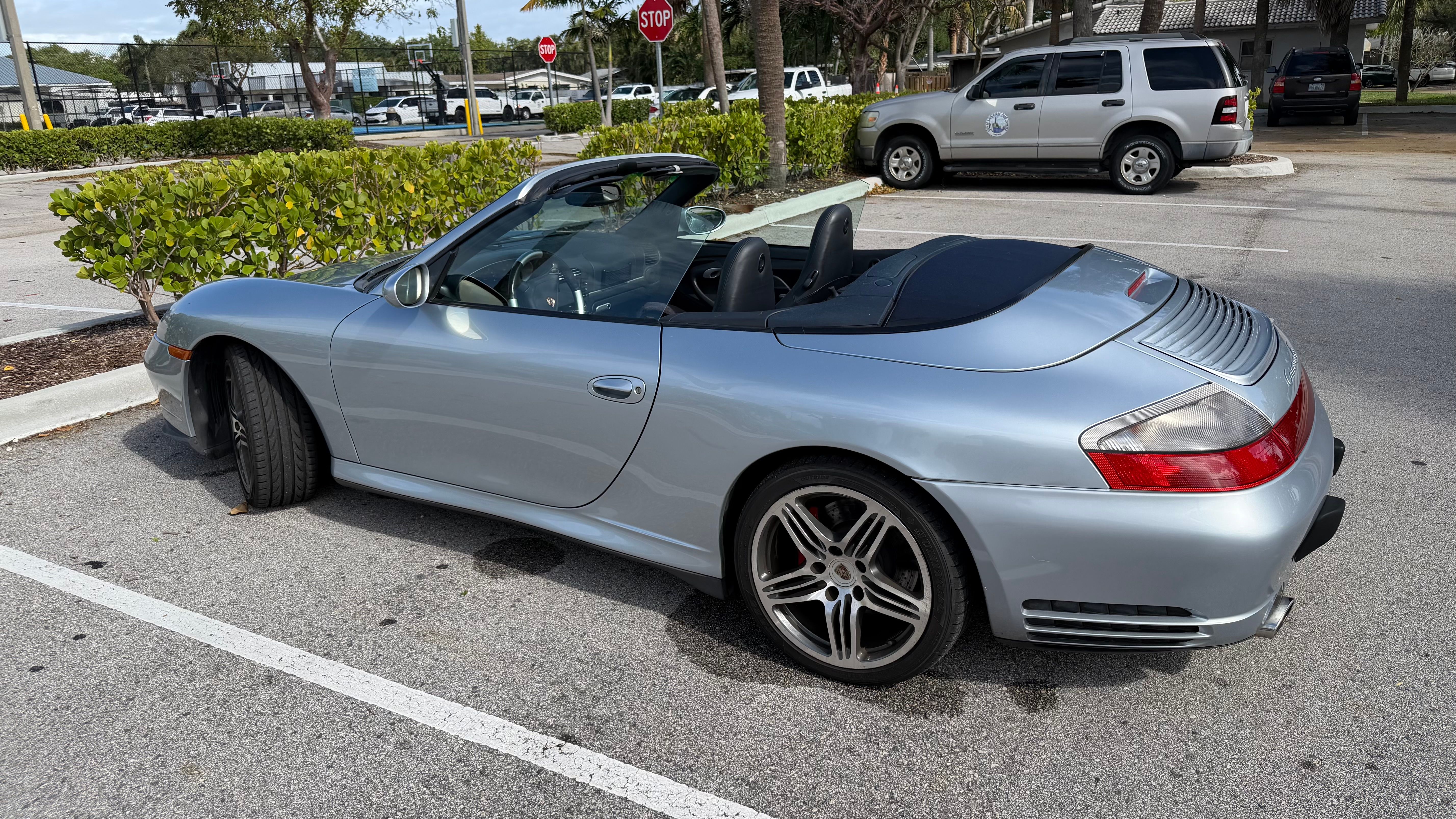 Used 2004 Porsche 911 Carrera 4S AWD/4WD image 4