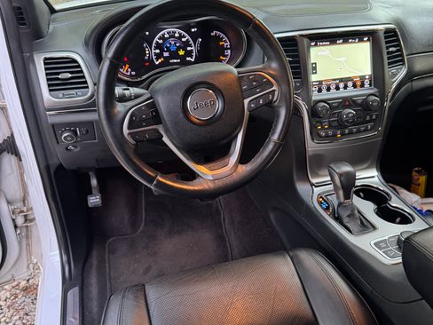 Used 2018 Jeep Grand Cherokee High Altitude AWD/4WD image 11