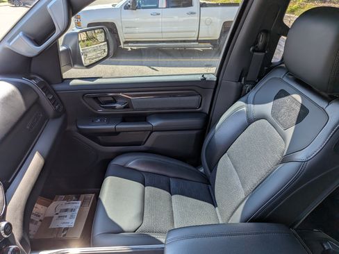 Used 2023 RAM 1500 Big Horn AWD/4WD image 2