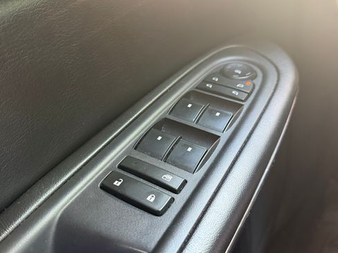 Used 2016 Chevrolet Traverse LTZ w/ LPO, 'HIT The Road' Package FWD image 9