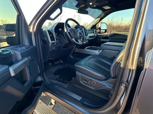 Used 2022 Ford F350 Platinum image 14