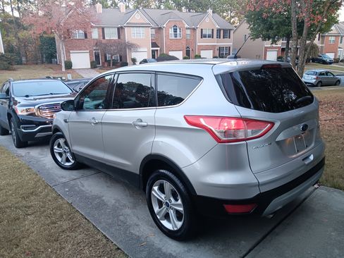Used 2014 Ford Escape SE image 2