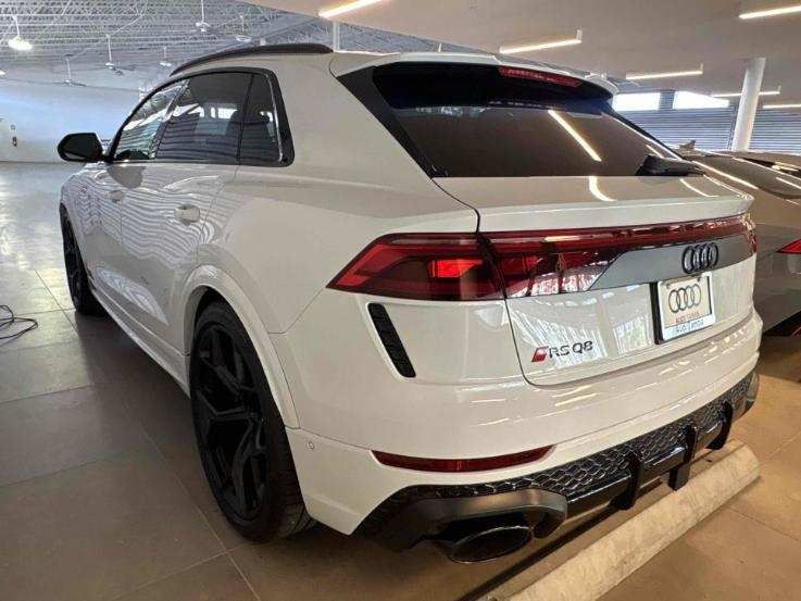 Used 2025 Audi RS Q8 performance AWD/4WD image 4