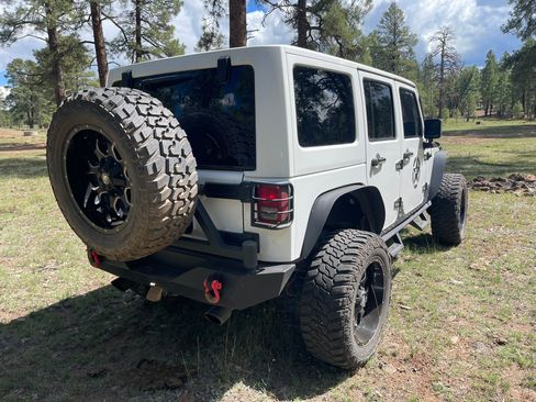 Used 2013 Jeep Wrangler Unlimited Rubicon w/ Connectivity Group image 6