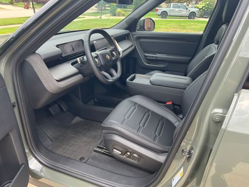 Used 2027 Rivian R2 Performance AWD/4WD image 10
