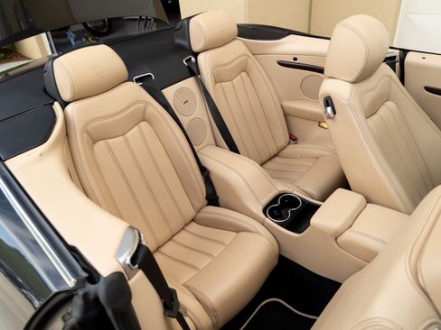 Used 2012 Maserati GranTurismo Convertible image 17